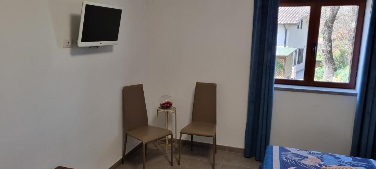 Oltre La Siepe Apartment Nepi Ngoại thất bức ảnh